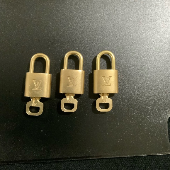 Louis Vuitton Lock and Key - Picture 3 of 7